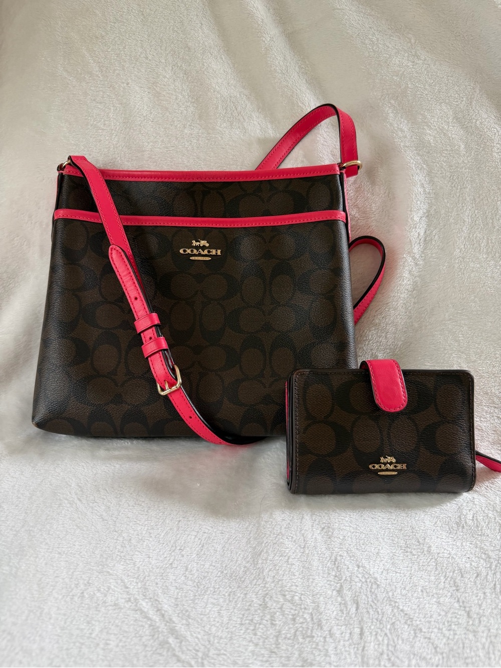Coach Brown & Fuchsia Signature Canvas Swingpack Crossbody/wallet bundle F29210